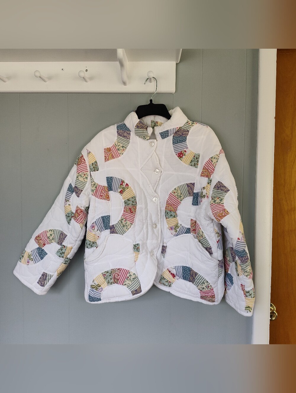 Vintage White Quilted Patchwork Jacket with Multicolor Accents